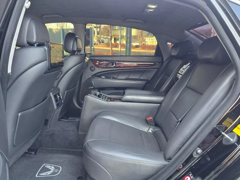 Hyundai Equus