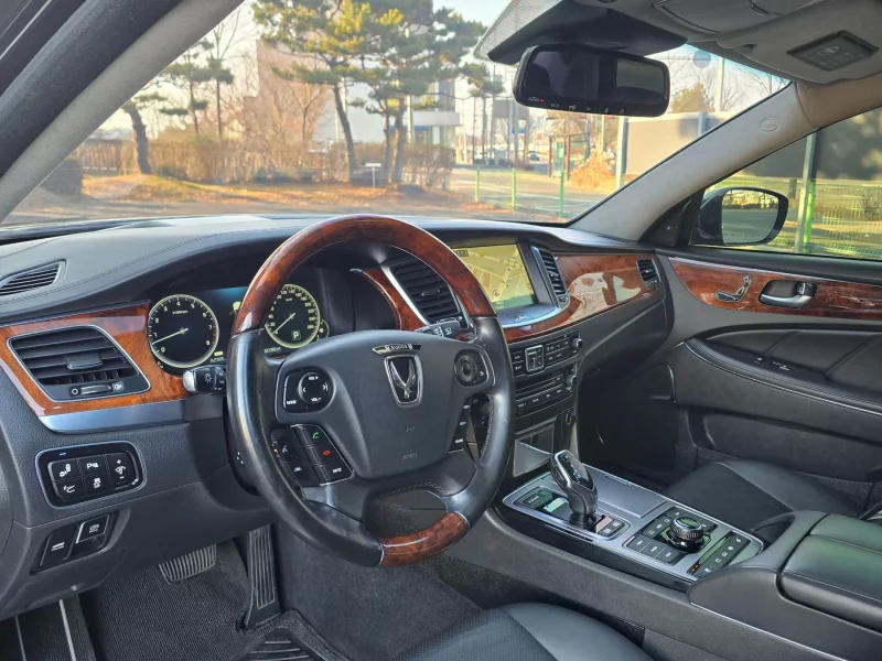 Hyundai Equus