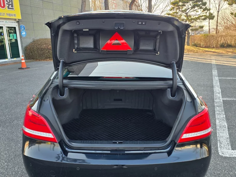 Hyundai Equus