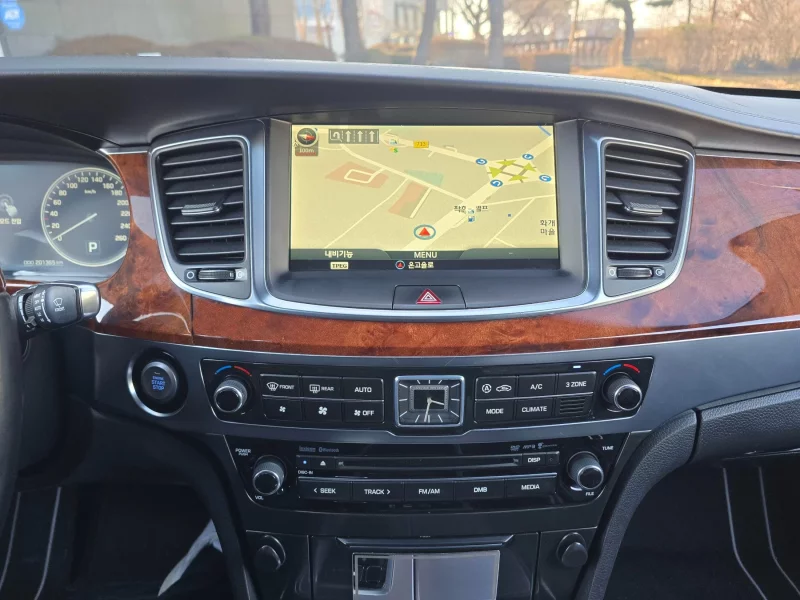 Hyundai Equus