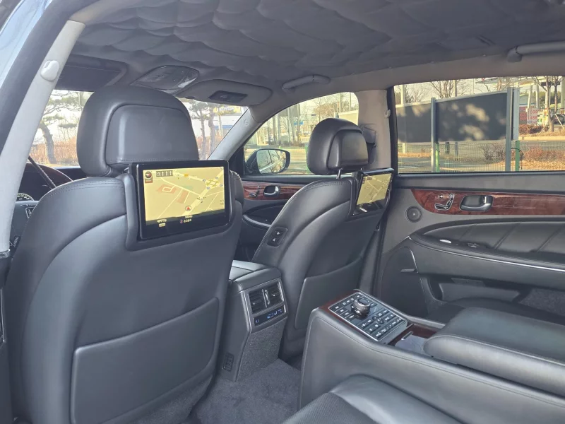 Hyundai Equus