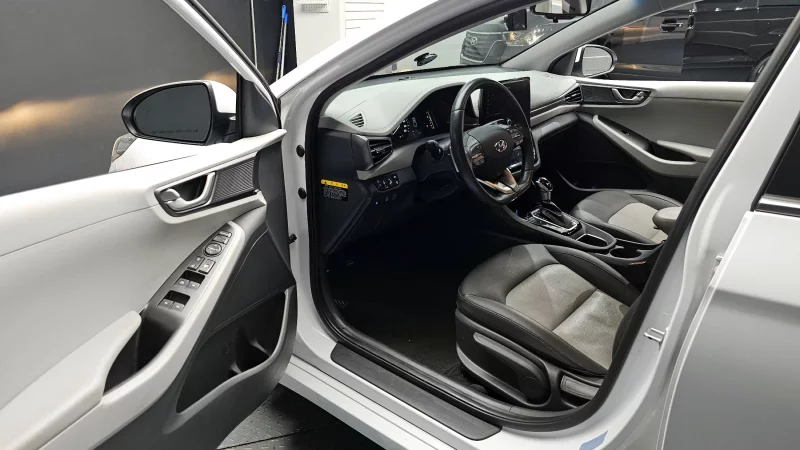Hyundai Ioniq