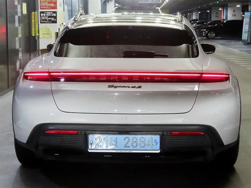 Porsche TAYCAN
