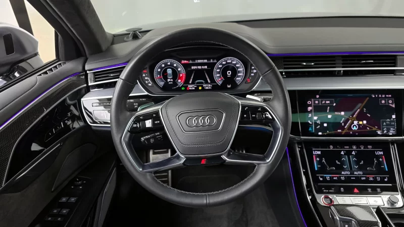 Audi S8