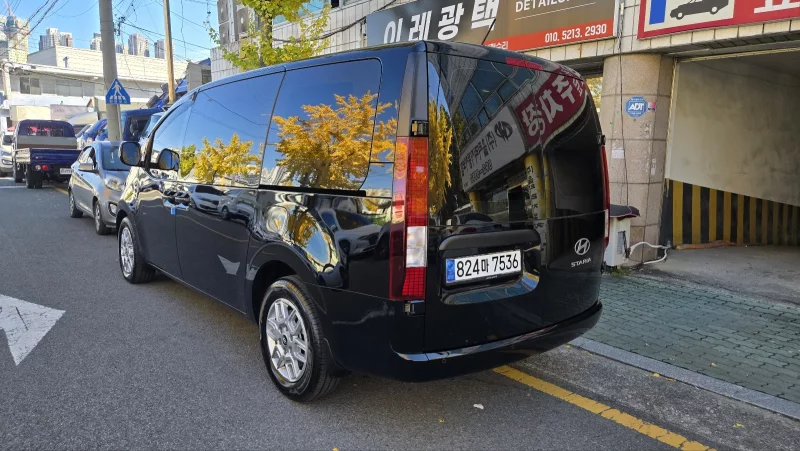Hyundai Staria
