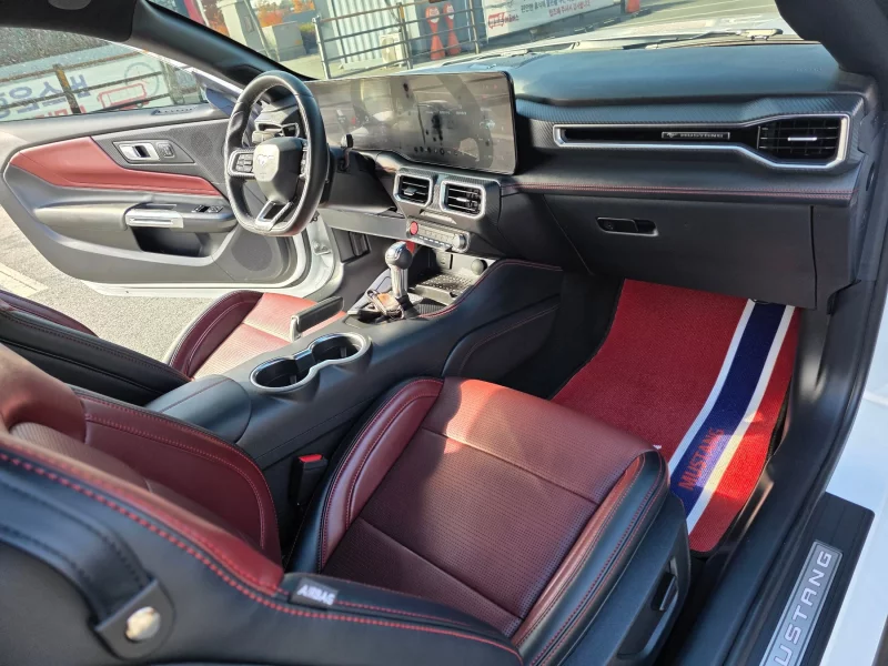 Ford MUSTANG