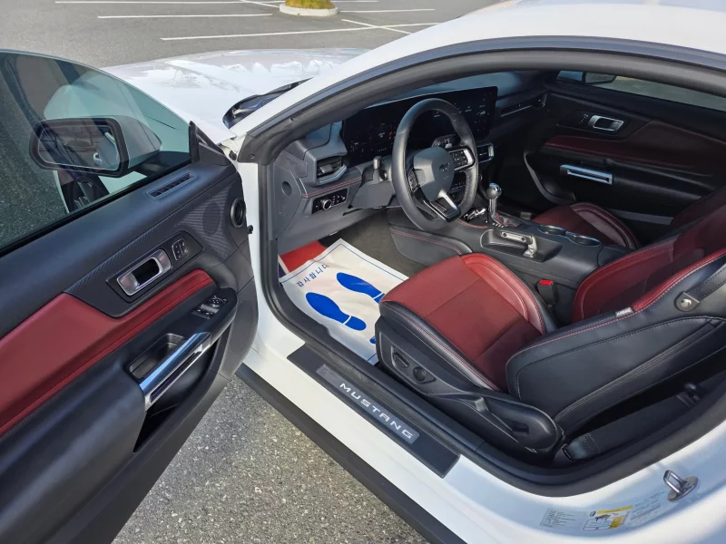Ford MUSTANG