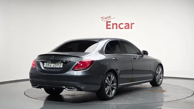 Mercedes-Benz C-Class