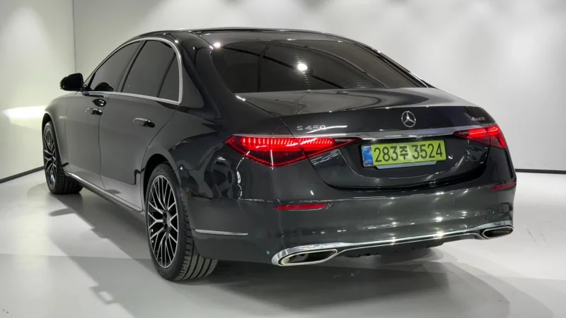 Mercedes-Benz S-Class