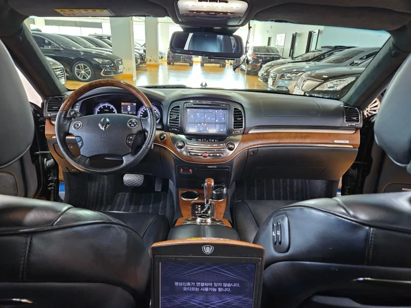 SsangYong Chairman W