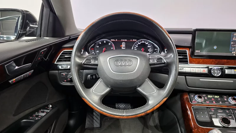 Audi A8
