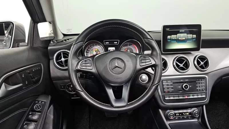 Mercedes-Benz GLA-Class