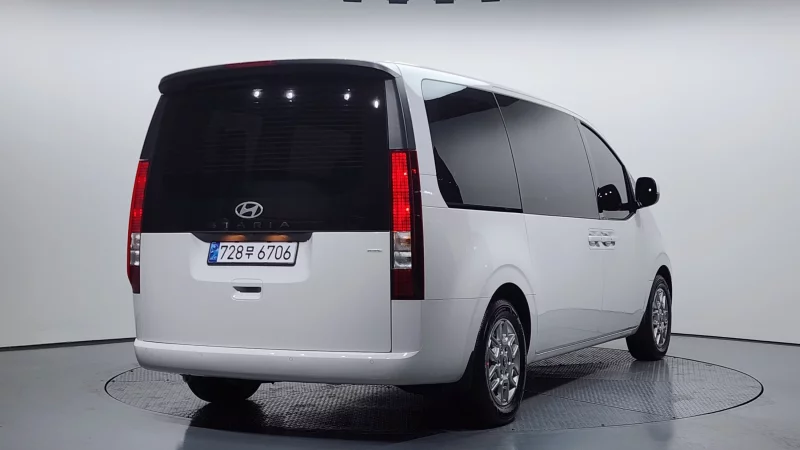 Hyundai Staria