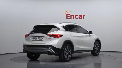 Infiniti QX30