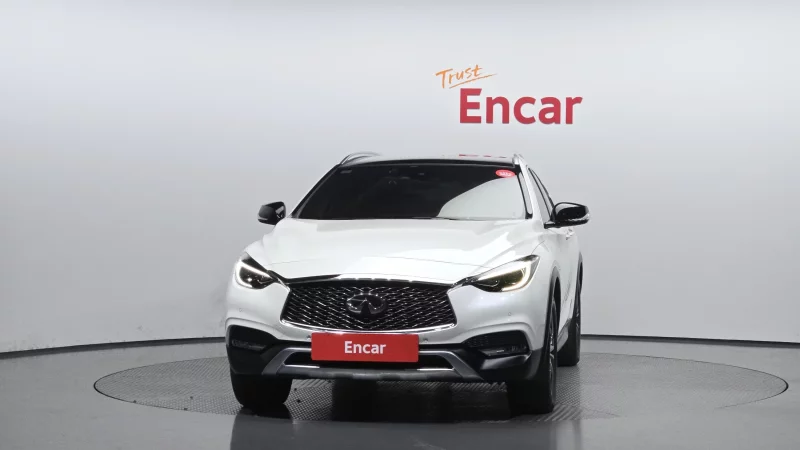 Infiniti QX30
