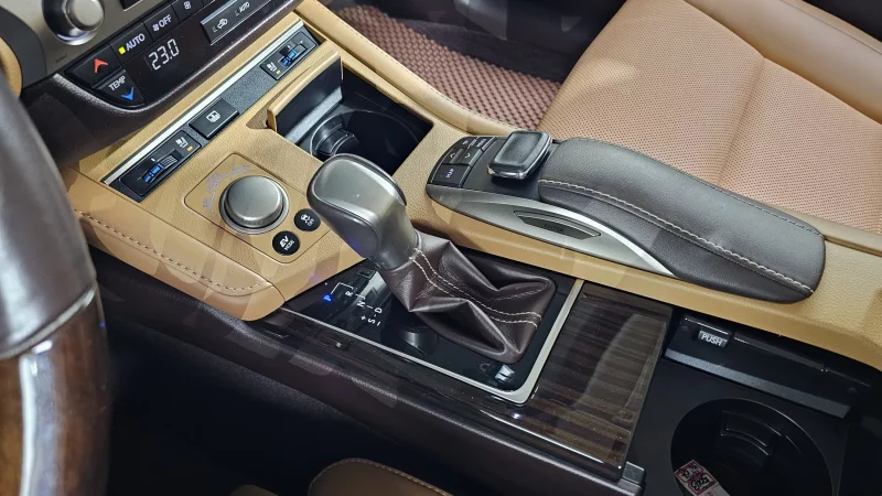 Lexus ES300h