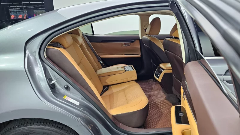 Lexus ES300h