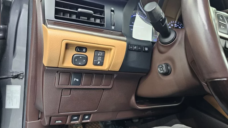 Lexus ES300h