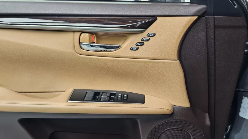 Lexus ES300h
