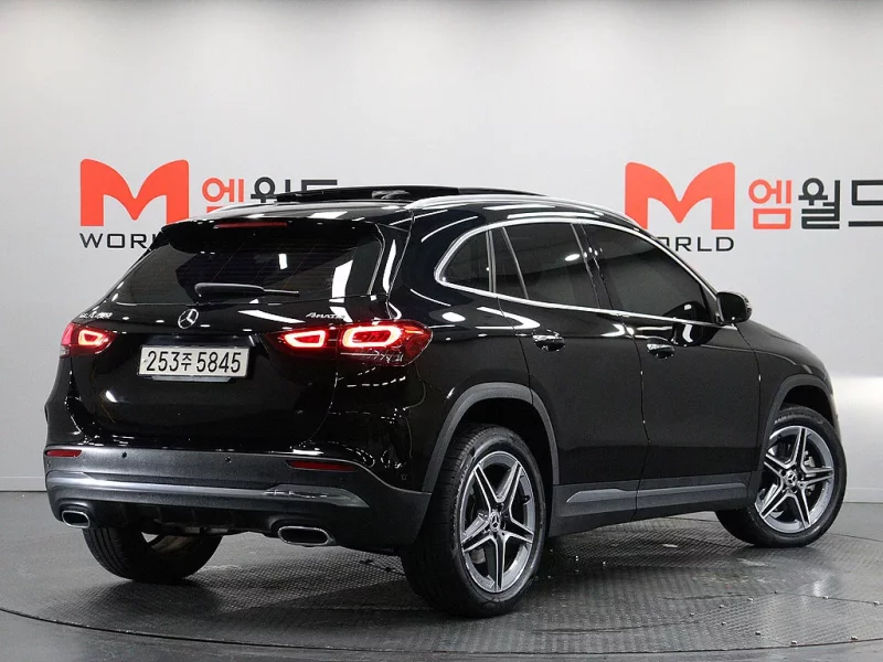 Mercedes-Benz GLA-Class