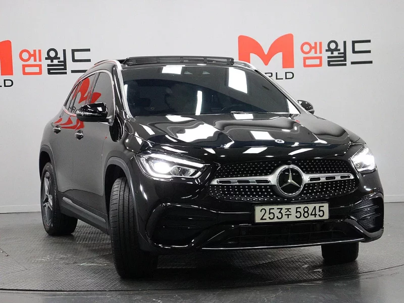 Mercedes-Benz GLA-Class