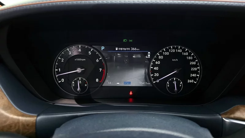 Genesis G90