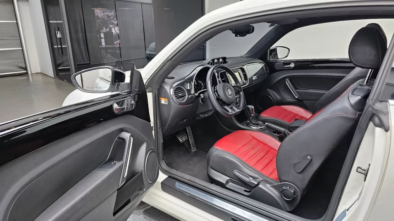Volkswagen BEETLE