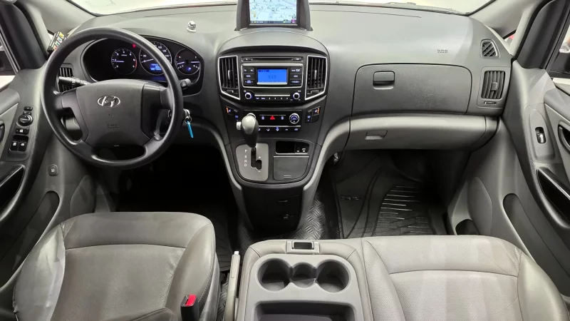 Hyundai Starex