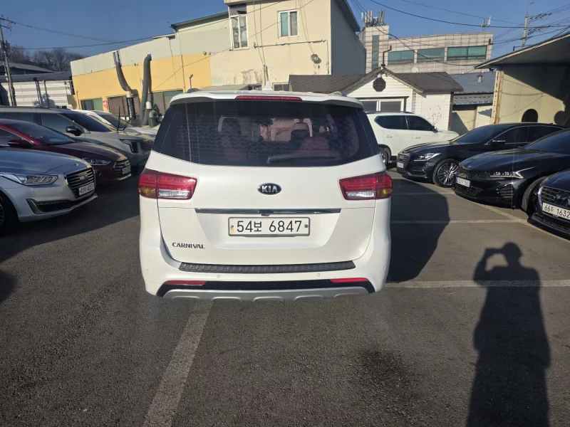 Kia Carnival