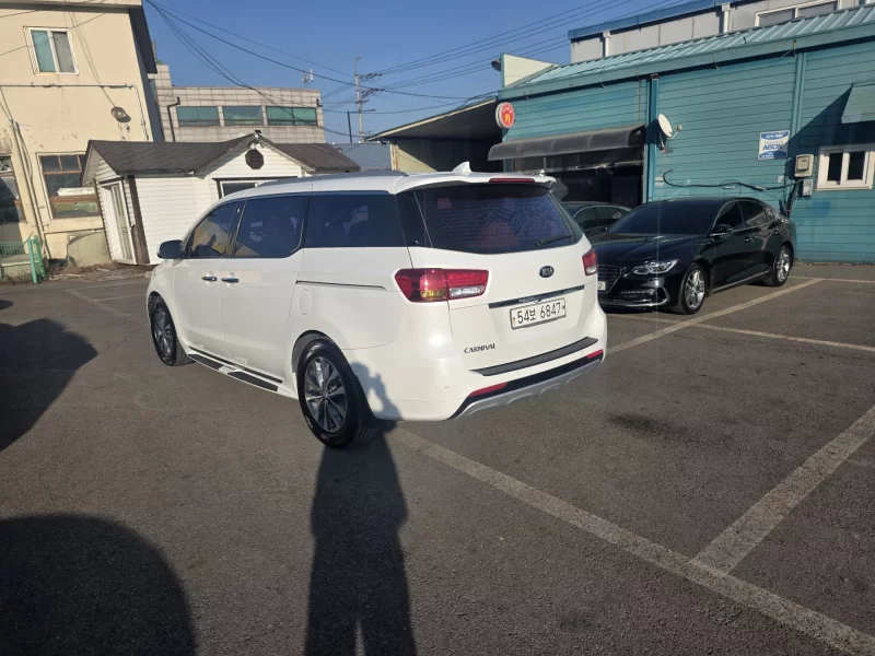 Kia Carnival