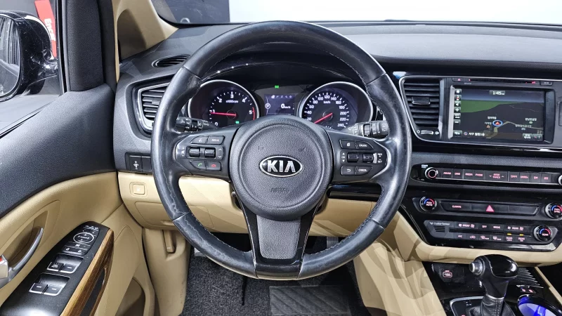 Kia Carnival