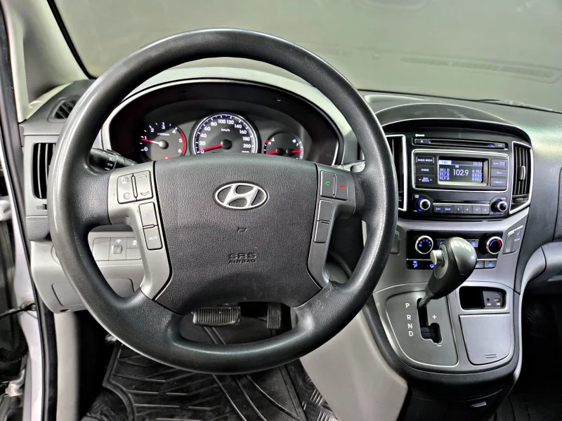 Hyundai Starex