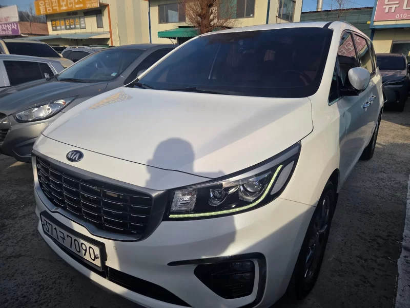 Kia Carnival