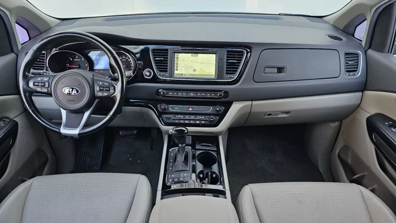 Kia Carnival