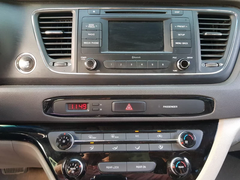 Kia Carnival