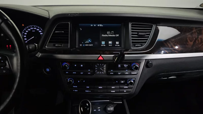 Hyundai Genesis