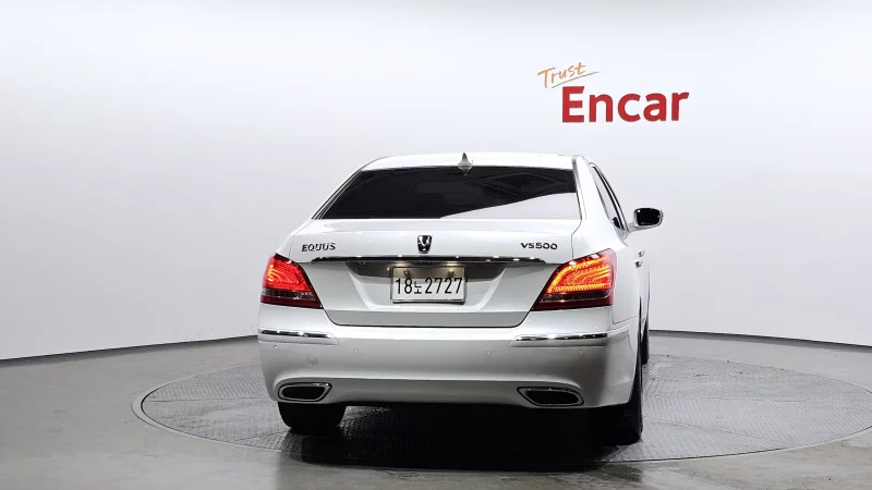 Hyundai Equus