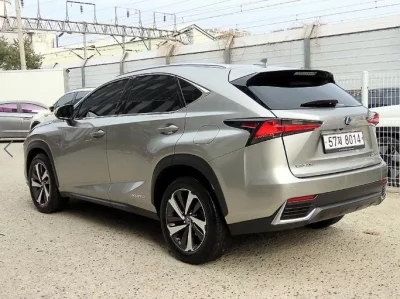 Lexus NX300h