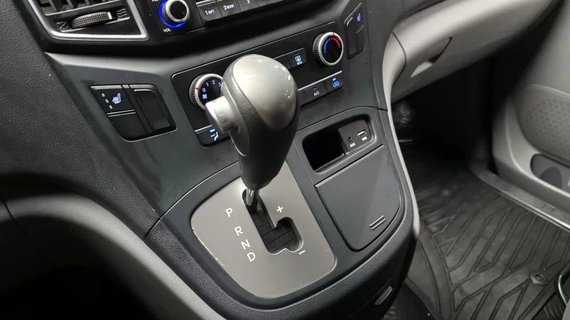 Hyundai Grand Starex