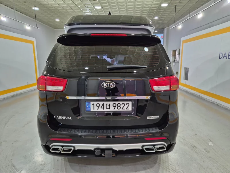 Kia Carnival