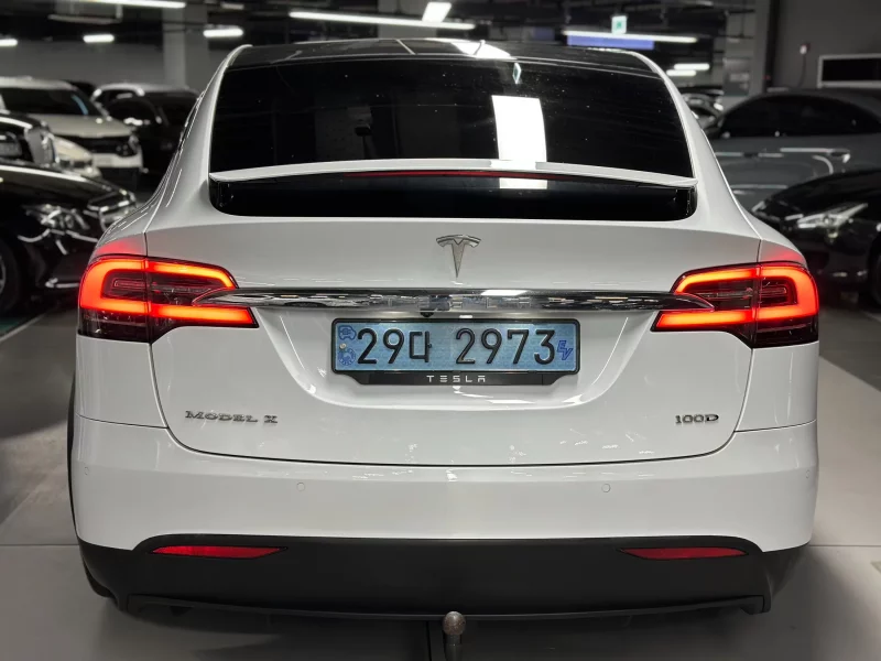 Tesla MODEL X