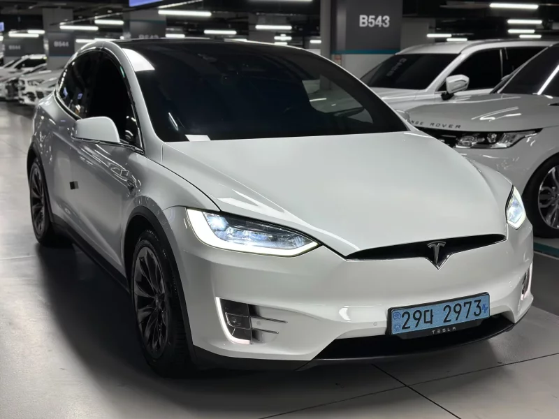 Tesla MODEL X