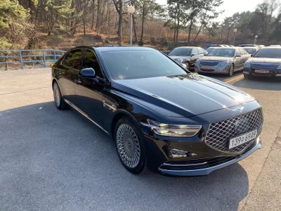 Genesis G90