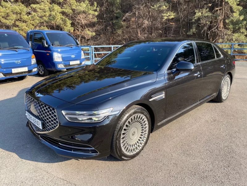 Genesis G90