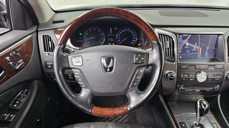 Hyundai Equus