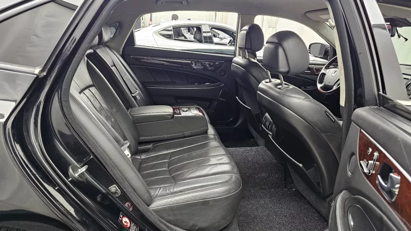 Hyundai Equus