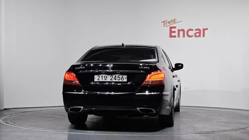 Hyundai Equus