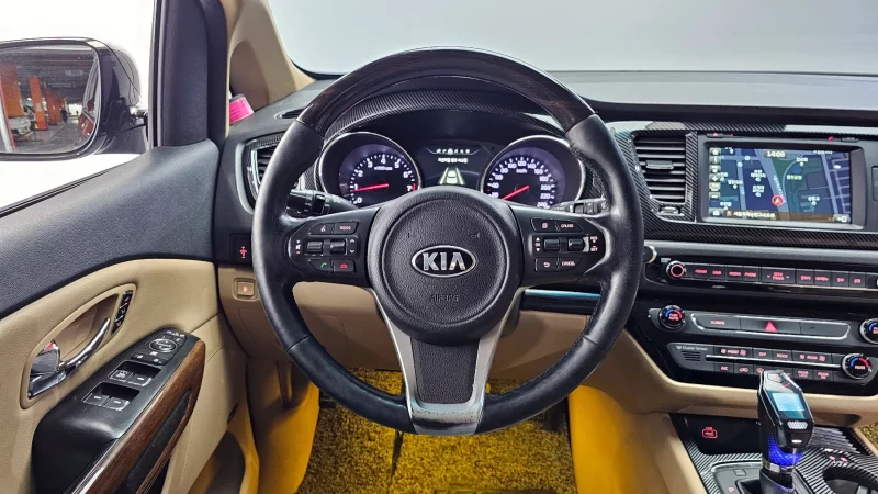 Kia Carnival
