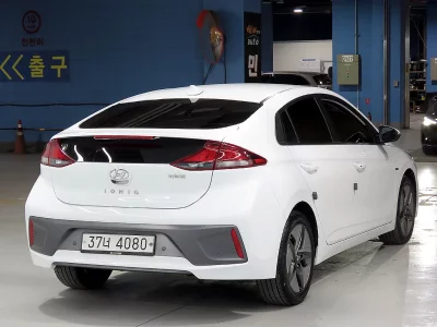 Hyundai Ioniq
