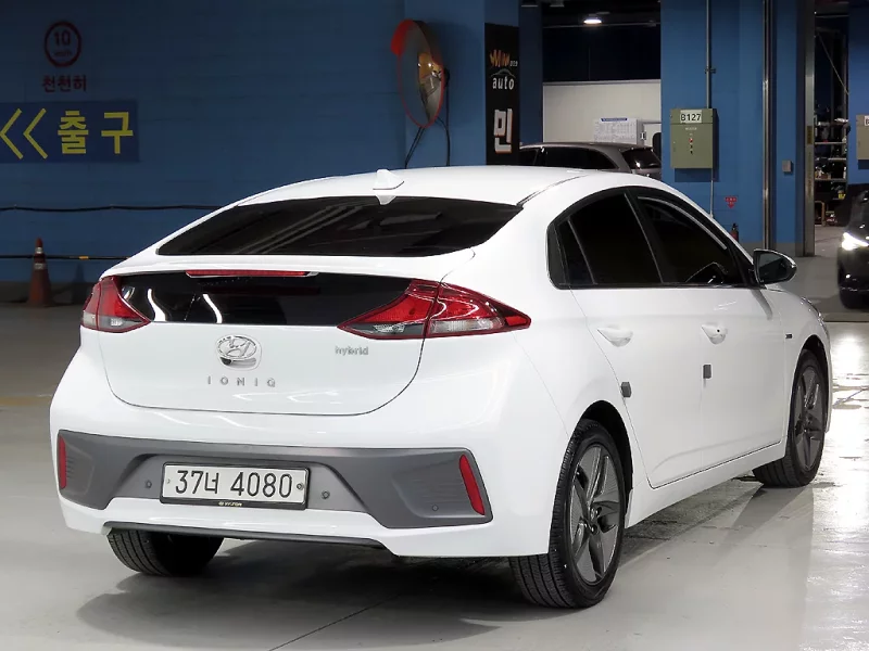 Hyundai Ioniq